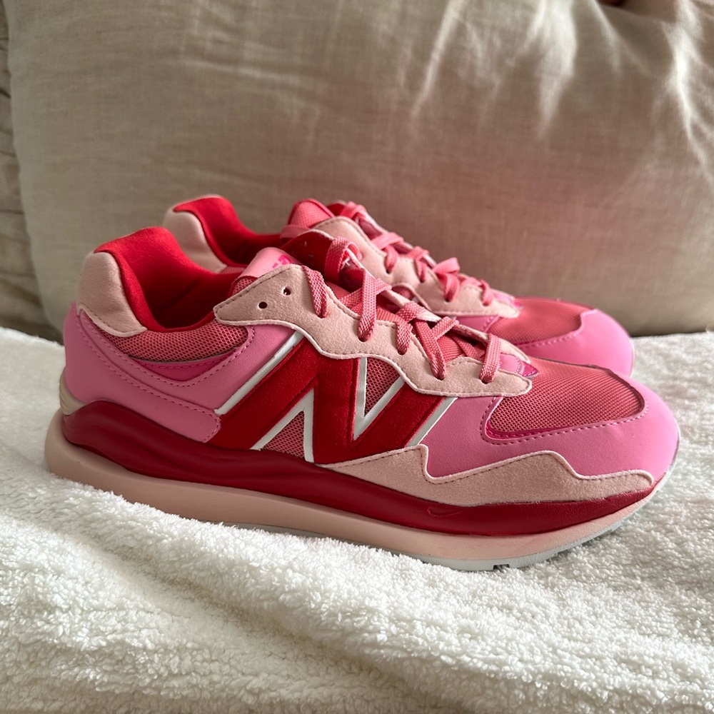 New Balance 57/40 vibrant pink & red